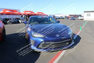 media/Nov-19-2022-Speed Ventures (Sat) [[eb5c8f9508]]/Around the Pits/Pre Grid Black/